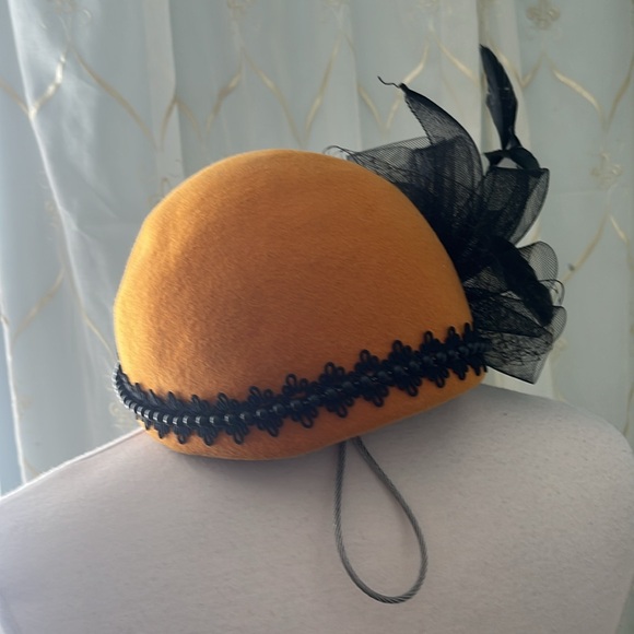 Wool Felt Hat / Gold with Black Trim - Picture 3 of 4